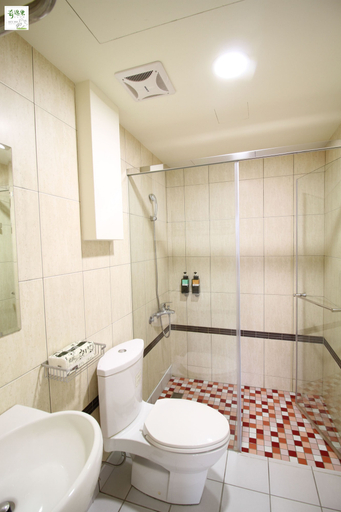 Bathroom 4, Key We Go, Tainan