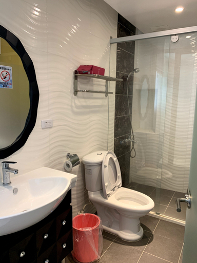 Bathroom 4, Spring Hall, Taitung