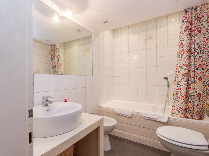 Bathroom 4, RSH Ara Pacis Enchanting Apartment, Rome