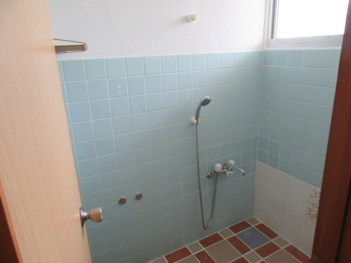 Bathroom 4, Pension Odo, Itoman