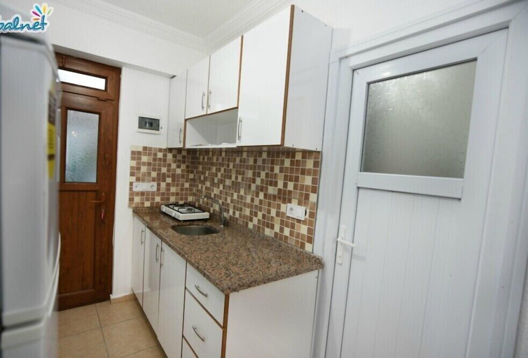 Others 5, Ozgur Motel, Marmara