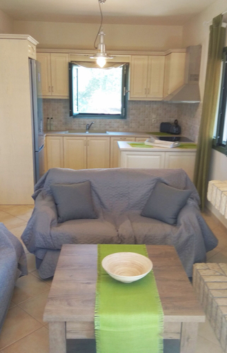 Others 4, Villa Elaionas 1, Ionian Islands