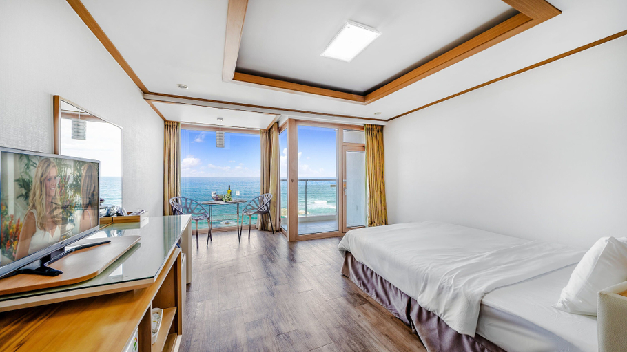 Bedroom 3, Gangneung Four Season Hotel and Pension, Gangneung