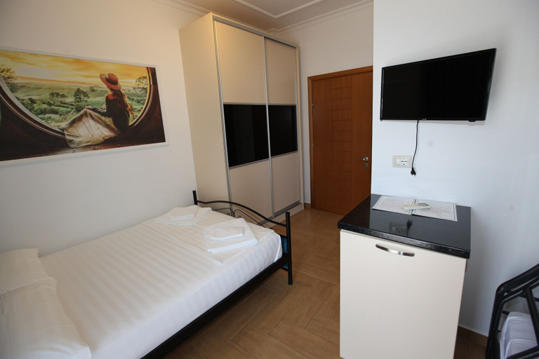 Bedroom 3, Vila Vasili, Sarandës