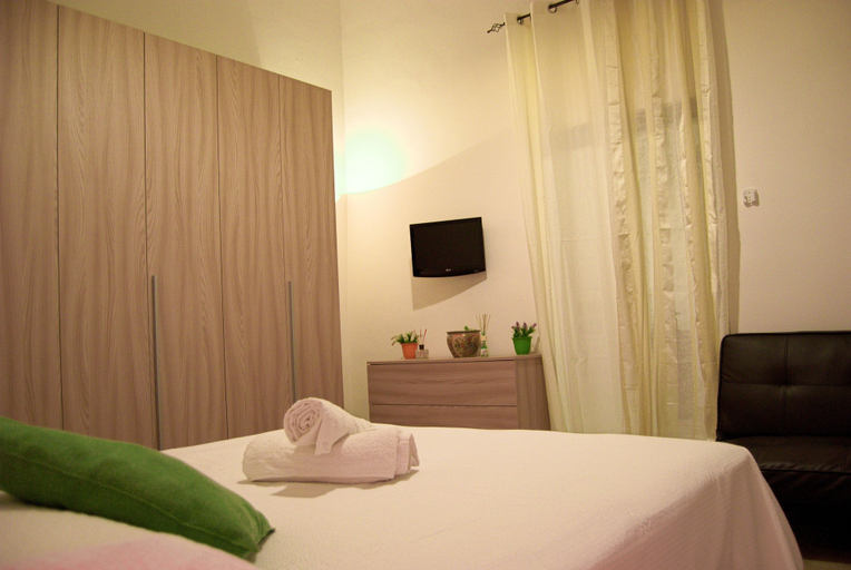 Bedroom 2, Puglia Vacation Homes, Bari
