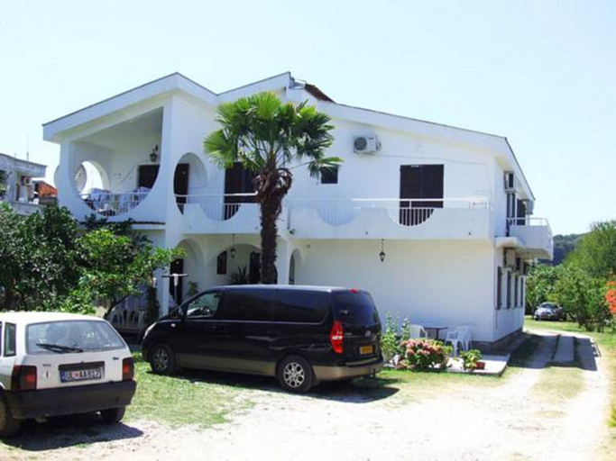 Exterior & Views 2, B&B Lovac Azurina