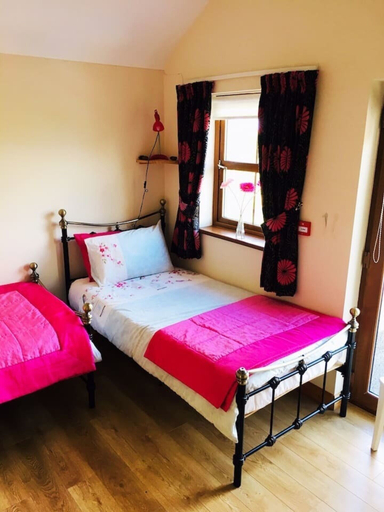 Bedroom, Luxury Cottage Clocktower/royal Hillsborough, Lisburn and Castlereagh