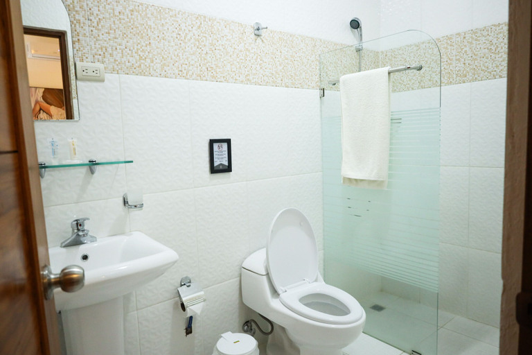 Bathroom 5, Cataleya Hotel, Distrito Nacional