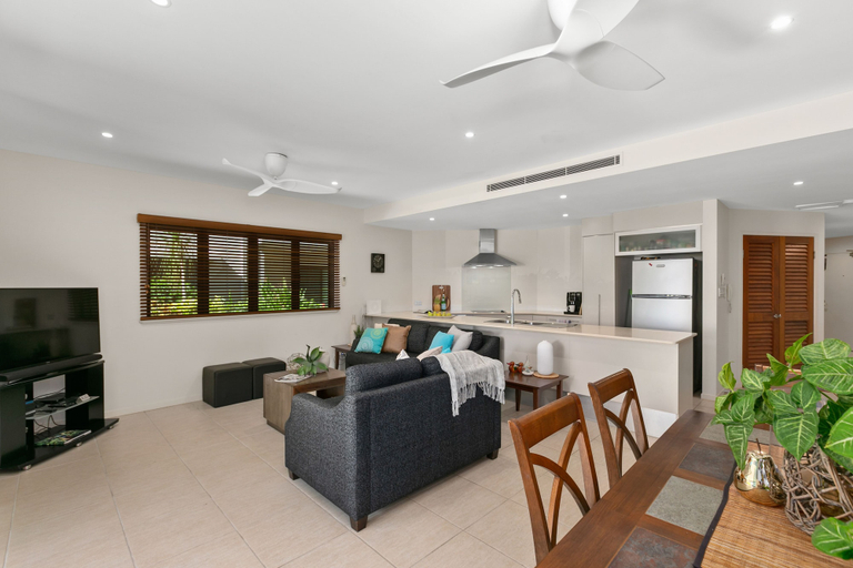 Others 5, Beachfront Apartment with Ocean Views, Cairns
