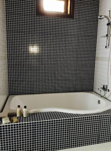 Bathroom 3, Endhaa Happiest Place on Earth