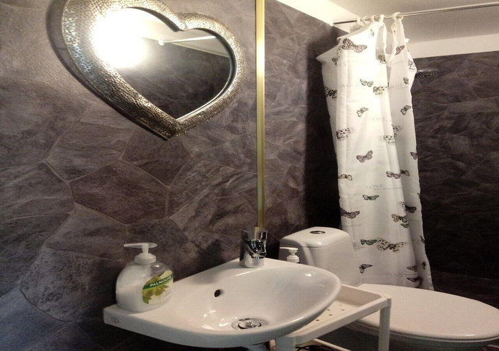 Bathroom 3, Lins B&B, Falkenberg
