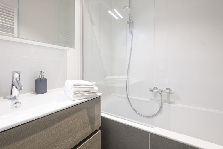Bathroom, Chez Elysée, Bruxelles