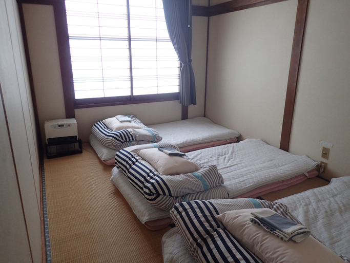 Bedroom 2, Guest House Shikotsu Kamui - Hostel, Chitose
