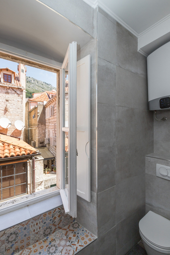 Bathroom 5, City Center Rooms, Dubrovnik