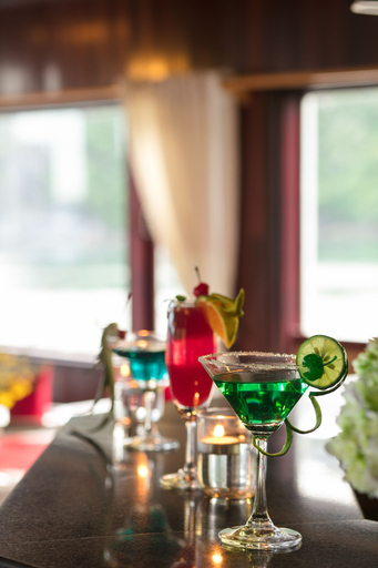 Food & Drinks 5, Majestic Cruise, Hạ Long