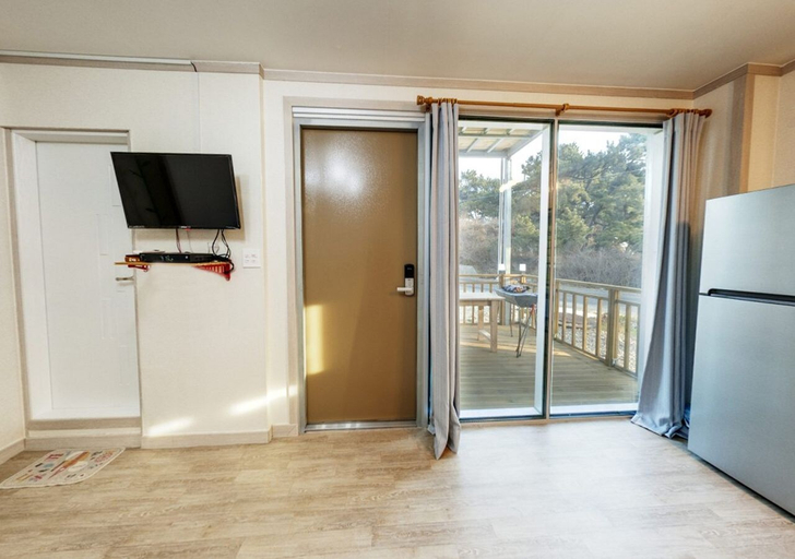 Others 5, Tobang Red Clay Pension, Pohang