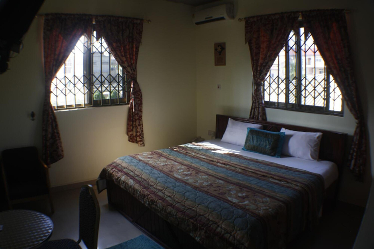 Bedroom 3, Dokua Royal Hotel, Ga East