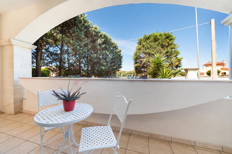Others 5, Villa Vespucci, Taranto