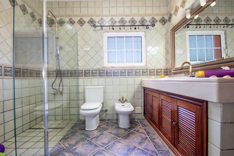 Bathroom 4, Villa Kela, Albufeira