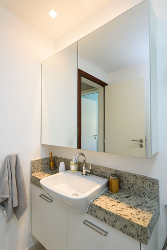 Bathroom 4, Cor de Búzios, Armação dos Búzios