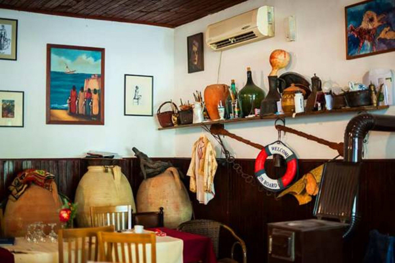 Food & Drinks 4, B&B Lovac Azurina