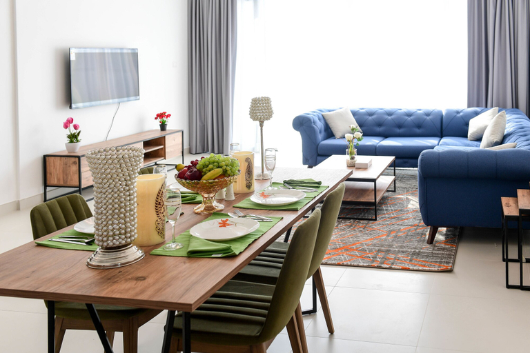 Others 5, Noor Amwaj, Muharraq