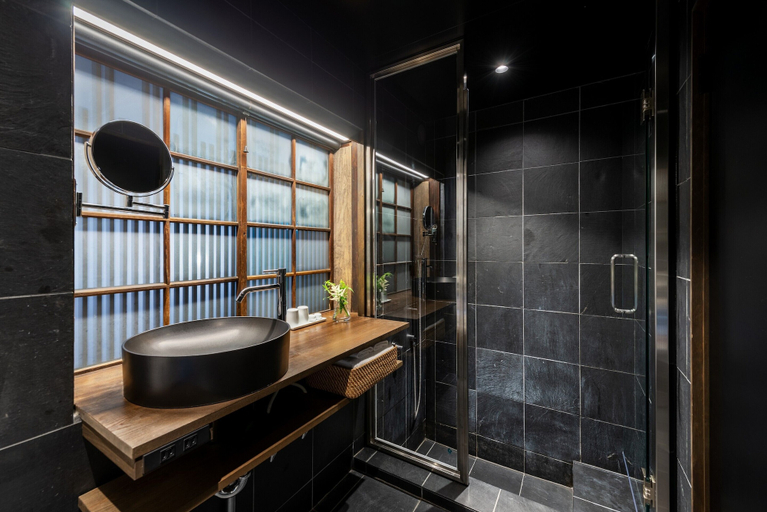 Bathroom 3, Suigetsu Machiya House, Kyoto
