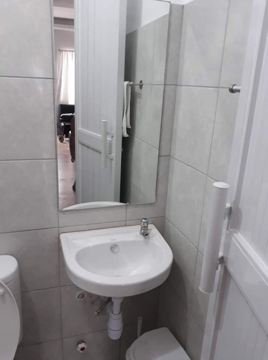Bathroom 5, Two BR, 12pax, 3km outside Pico de Loro & beach /r, Nasugbu