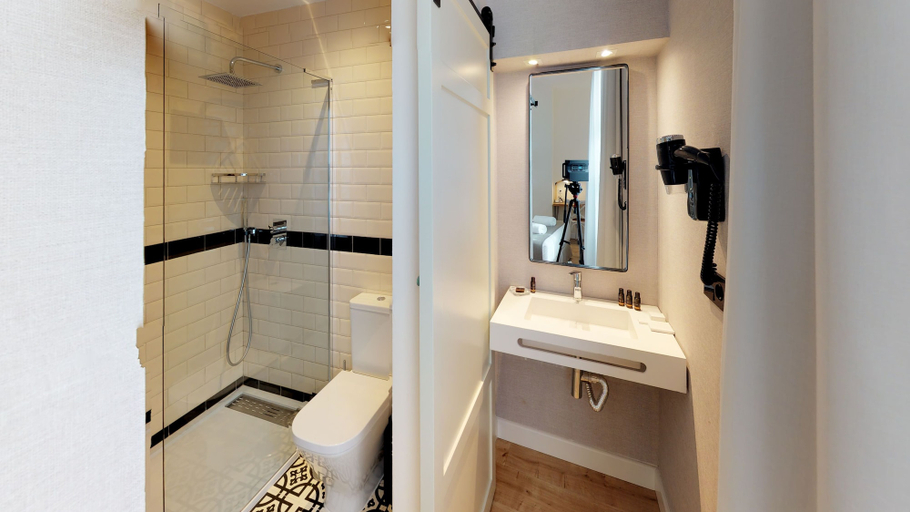 Bathroom 4, Madeinterranea Suites, Málaga