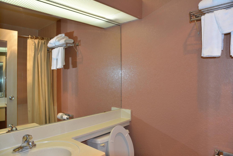 Bathroom 4, OK Hotel, Oklahoma