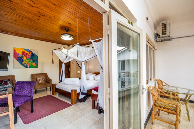 Bedroom 2, 2 Friends Beach Hotel, Entebbe