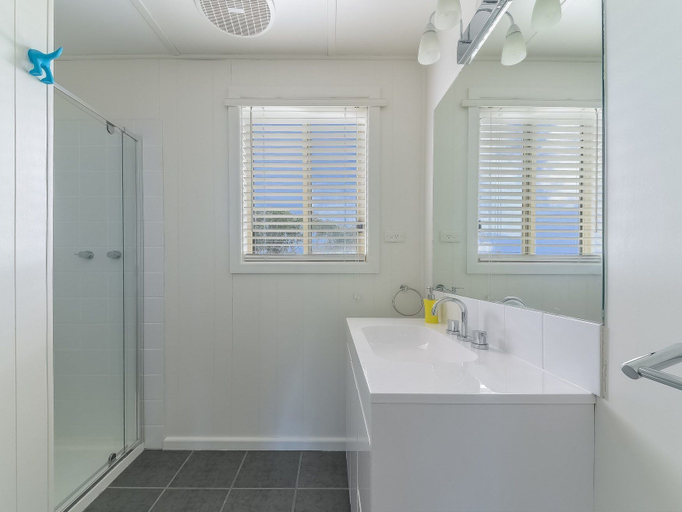 Bathroom, 63 Marlin by Smiths Beach, Bass Coast - Phillip Is.