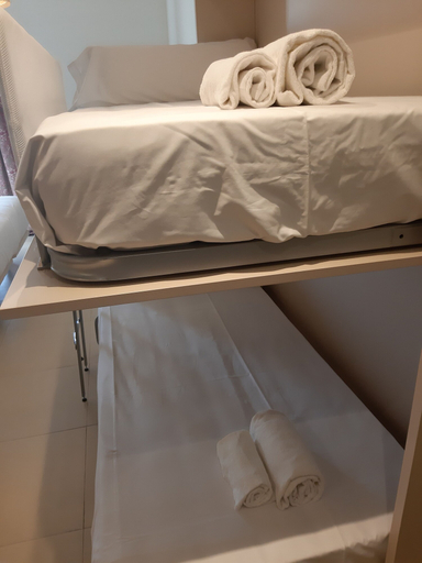 Bedroom 2, Hotel Villa Marcilla, Navarra