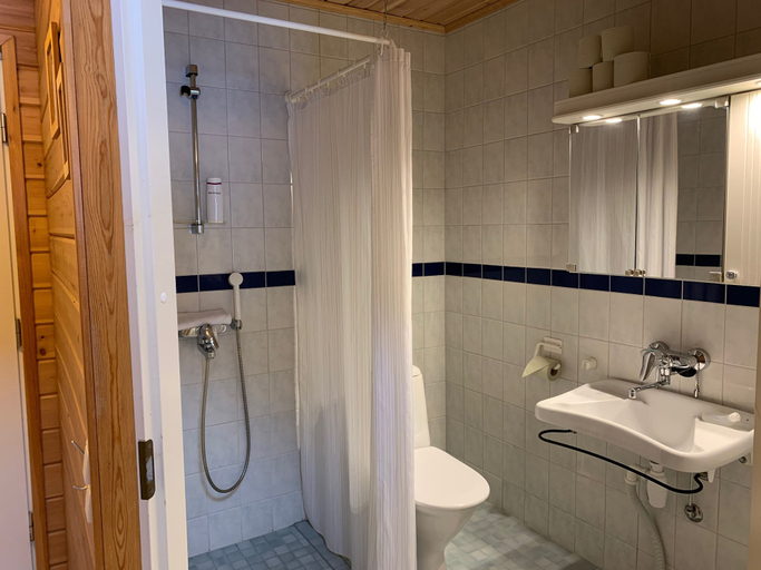 Bathroom 4, Hotel Hetan Majatalo, Lapland