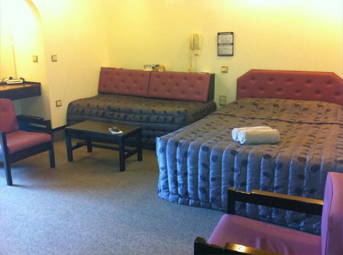 Bedroom 3, Alcala Motel, Dunedin