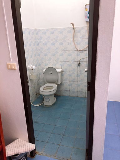 Bathroom 4, Palm House white building, Muang Mae Hong Son