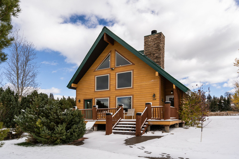 Exterior & Views 1, Mule Deer Cabin, Gallatin