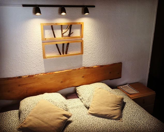 Bedroom 2, Au Bon Accueil, Isère