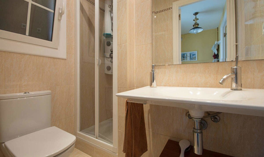 Bathroom 4, Merce Rodoreda House, Tarragona