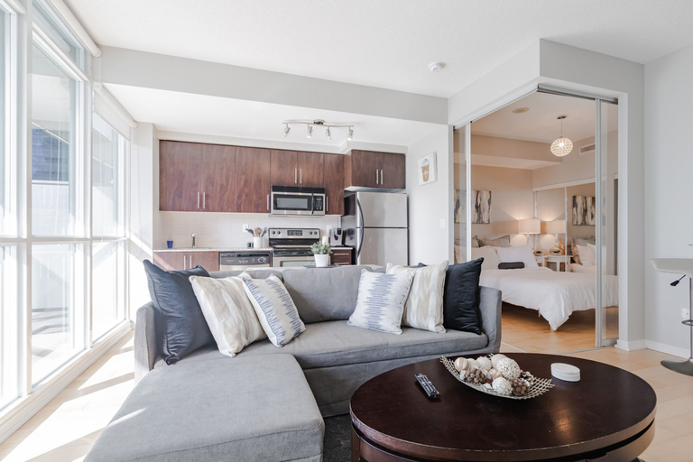 Others 5, Sterling Suites - Financial District, Toronto