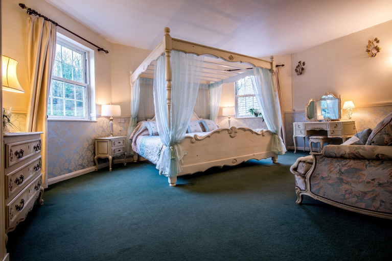 Bedroom 2, Fox & Hounds Country Hotel, Devon