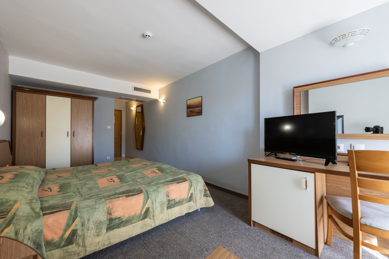 Bedroom 3, Hrizantema- All Inclusive Hotel, Nesebar
