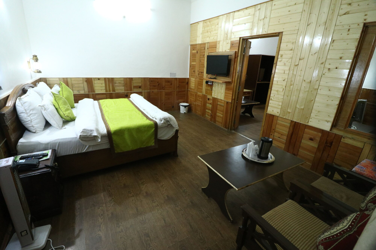 Bedroom 2, Hotel Royal Palace, Kullu