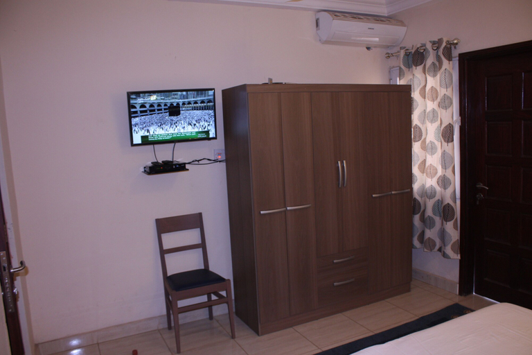 Bedroom 2, Football Hotel, Kombo Saint Mary