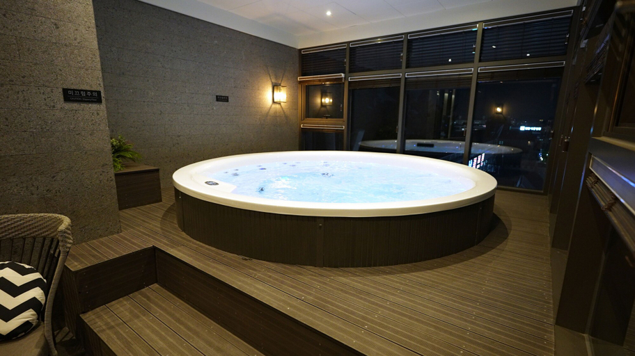 Others 4, Hotel Soulhada, Gyeyang