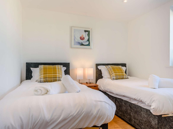 Bedroom 2, 2-bed Modern Bungalow - Outstanding Country Views, North Yorkshire