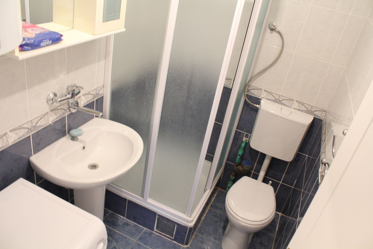 Bathroom 3, Sunny Family Apartment