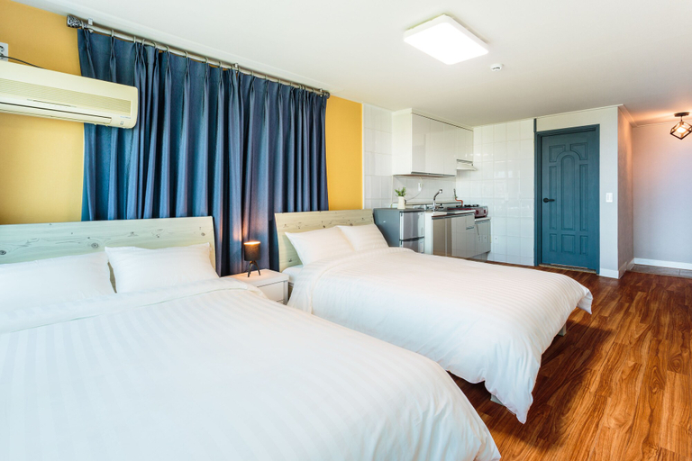 Bedroom 2, Beachscape Pension, Jeju
