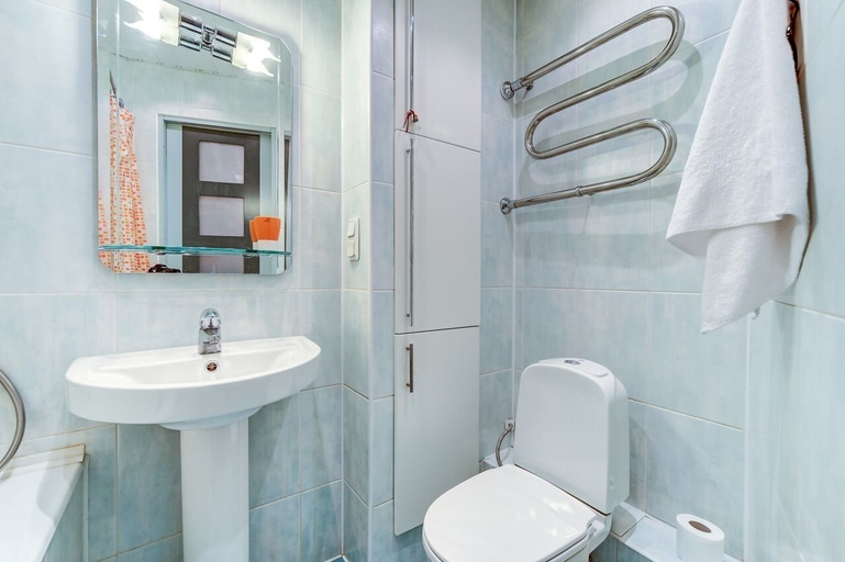 Bathroom 3, AG Apartment Bolshevikov 5, Sankt-Peterburg gorsovet