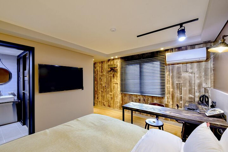 Bedroom 2, Ulsan Hotel 109, Jung